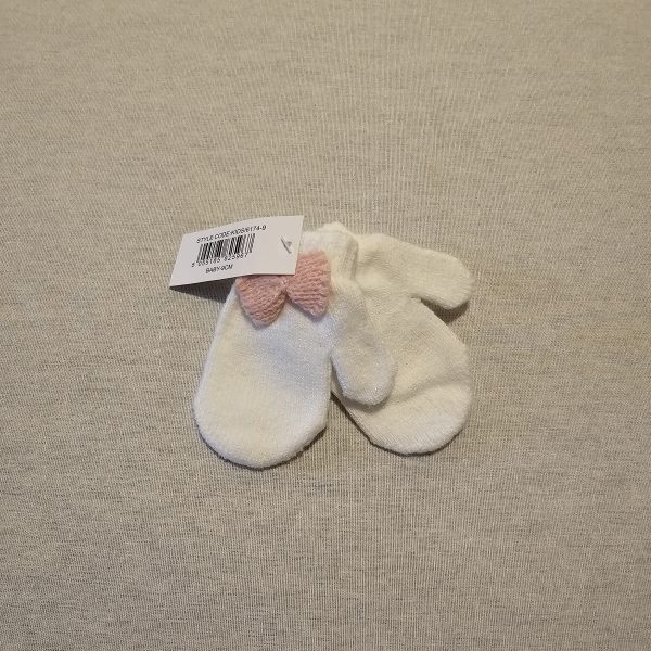 Girls Newborn/First size pink bow mitts