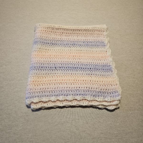 Girls Newborn/First size Handknit pink lilac blanket