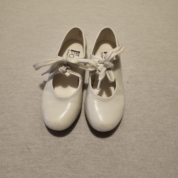 Girls Infant size 11 white tap shoes