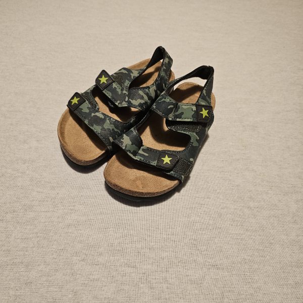 Boys Infant Size 8 Camo Birkenstock style sandals