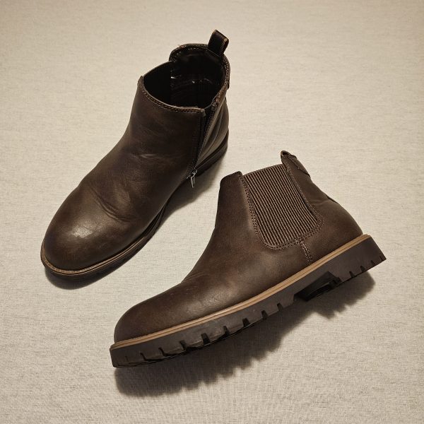 Boys Junior Size 2 River Island brown chelsea boots