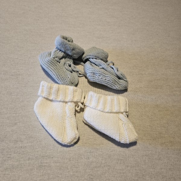 Boys Newborn/First size 2 pack of booties