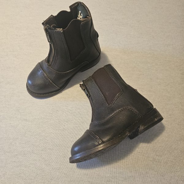 Girls Infant size 10 RHC riding boots