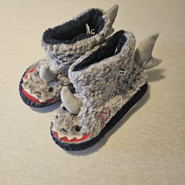 Boys Infant size 13/1 Fat Face Shark slippers